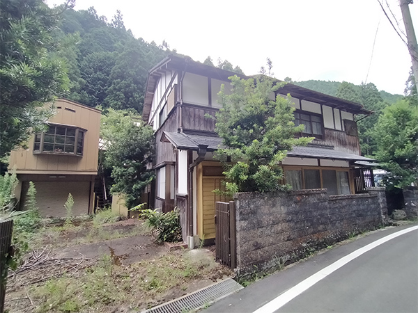 house for sale in 吉野郡黒滝村, Nara | ¥5,000,000 | 8DK 1階:和室(8・6・4.5帖)、洋室(…
